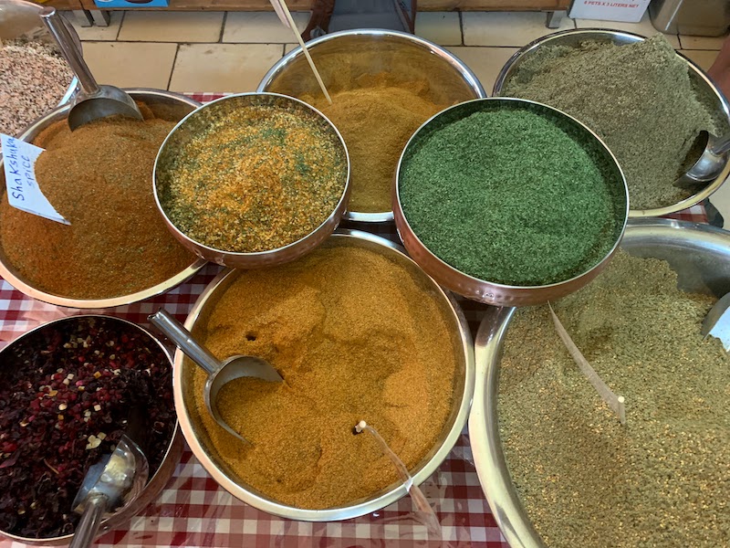 Israeli spices ar eimoprtan part of many popular israeli dishes