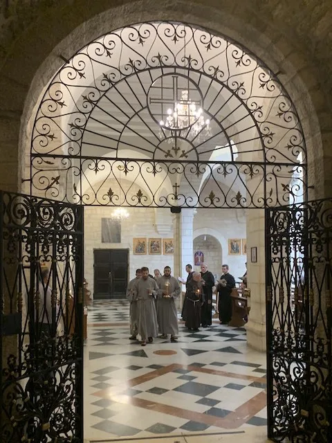 40 Must-See Holy Sites in Israel and the West Bank 25 A procession in the Church of Nativity