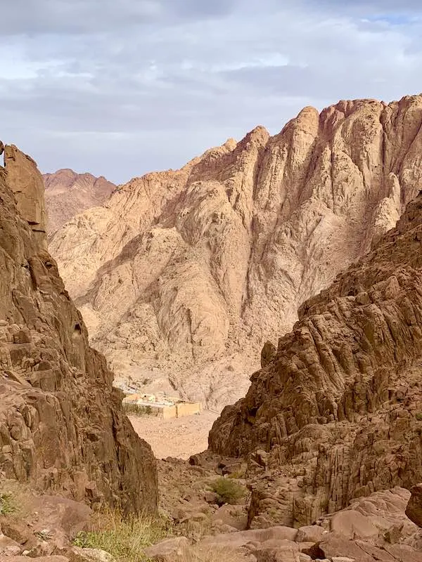 30 Must-See Famous Landmarks in Egypt (2023) 38 Mount Sinai in Egypt should be on everyone's Egypt bucket list according to WorldTravelConnector.com I Egypt Landmarks I famous landmarks in Egypt I Ancient Egyptian landmarks I Landmarks in Egypt I Egyptian monuments I Places in ancient Egypt I Egypt Famous Landmarks