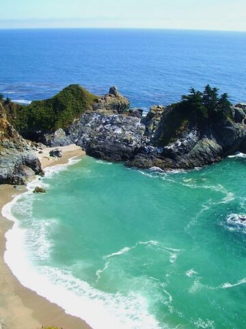 Witnessing spectacular McWay Falls is of the best things do in Big Sur and an unmissable stop on the scenic drive from San Francisco to LA