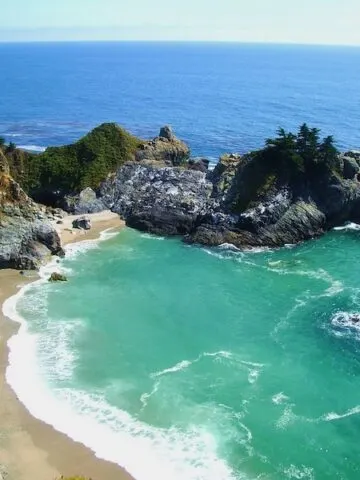 Witnessing spectacular McWay Falls is of the best things do in Big Sur and an unmissable stop on the scenic drive from San Francisco to LA