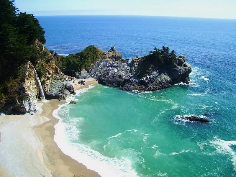 Witnessing spectacular McWay Falls is of the best things do in Big Sur and an unmissable stop on the scenic drive from San Francisco to LA  