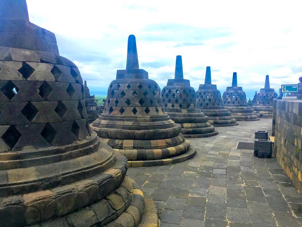 Visiting Borobudur and Prambanan: Borobudur vs Prambanan 5 Borobudur and Prambanan temples in Java in Indonesia