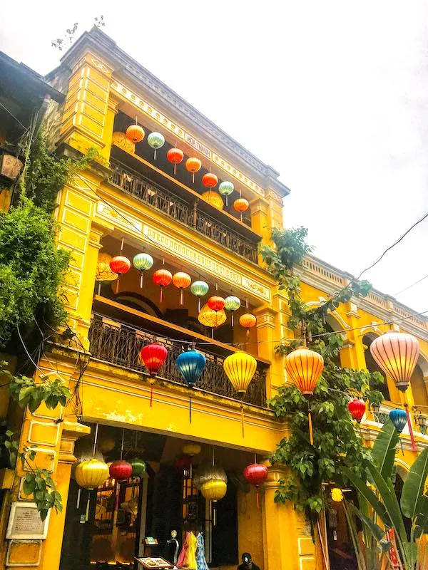 Vietnam itinerary 10 days should include the Old City of Hoi An