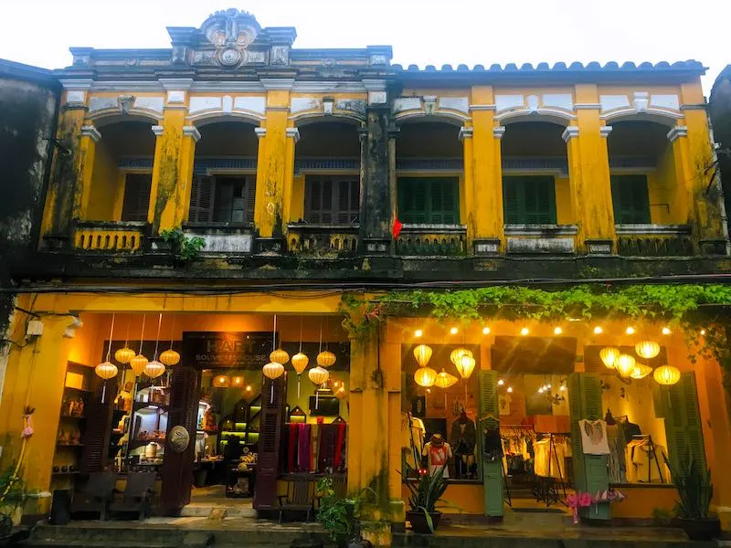 Vietnam itinerary 10 days should include the Old City of Hoi An