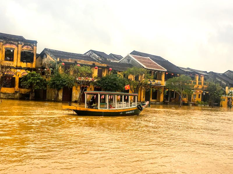 Vietnam itinerary 10 days should include the Old City of Hoi An