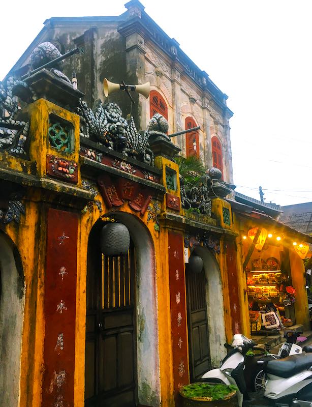 Vietnam itinerary 10 days should include the Old City of Hoi An