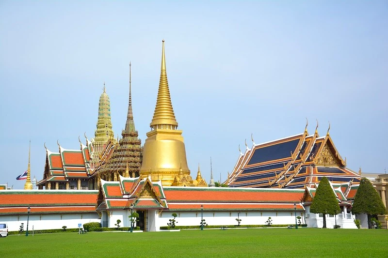 visiting the temple of emerald buddha is one of the top things to do in Bangkok 
