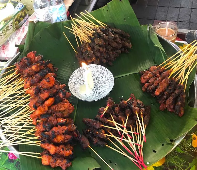 One of the best things to in Bangkok is to viist Chinatown