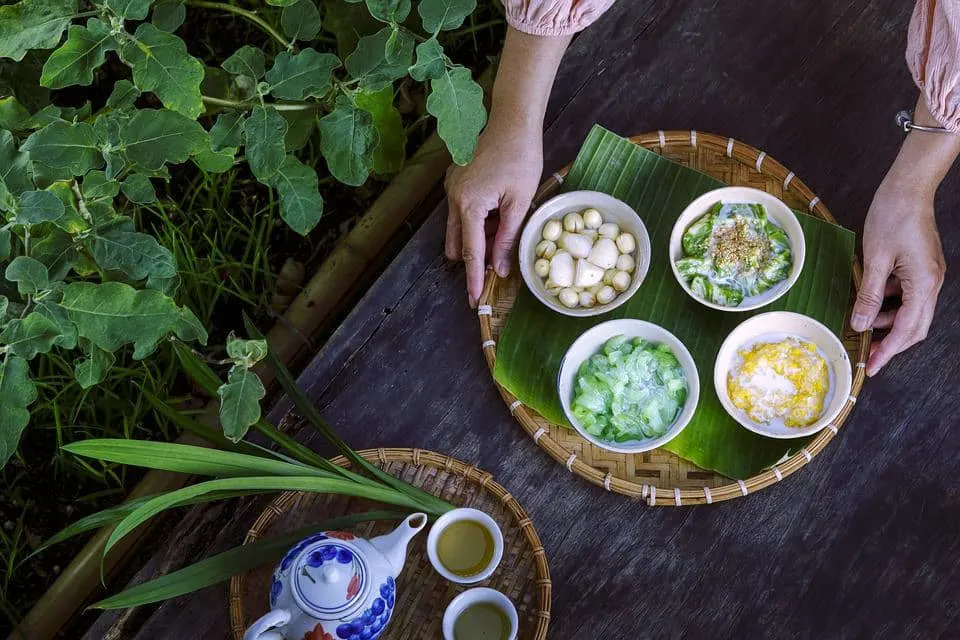 Traditional Vietnamese food 