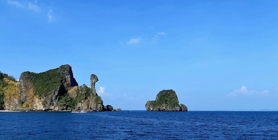 Snorkelling in Chicken island in Krabi Province is one of the best Thaialdn things to do