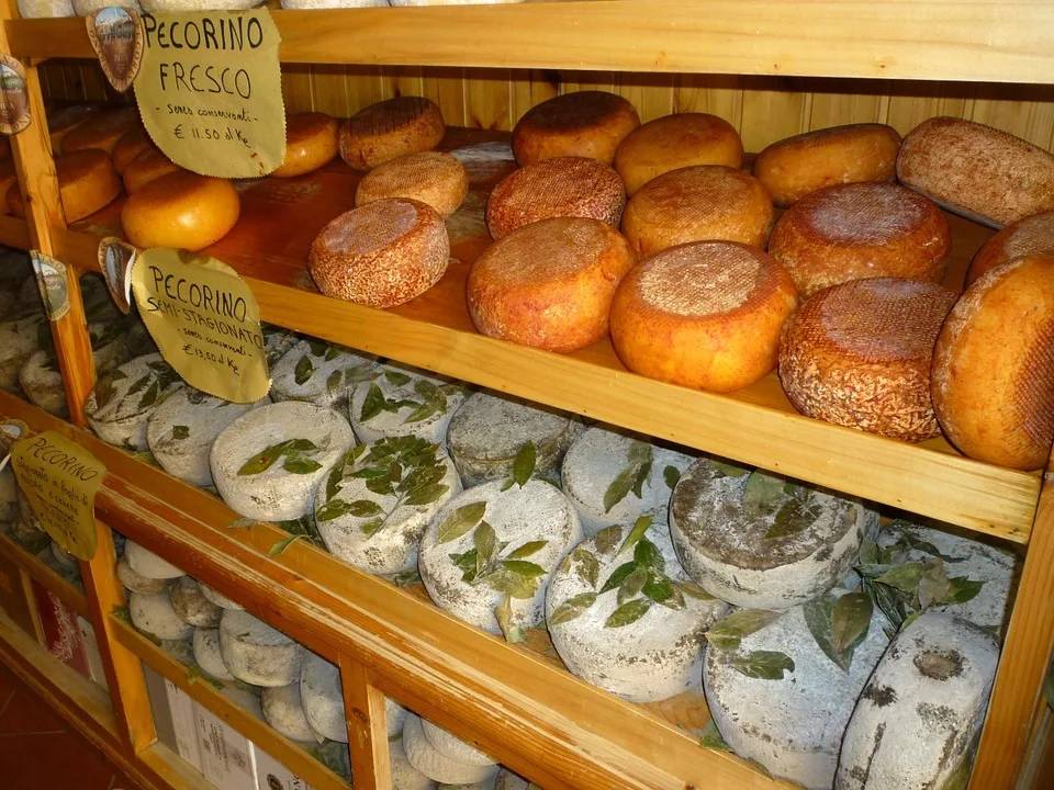 Pecorino Toscano is one of th emost famous traditional Tuscan foods in Tuscany