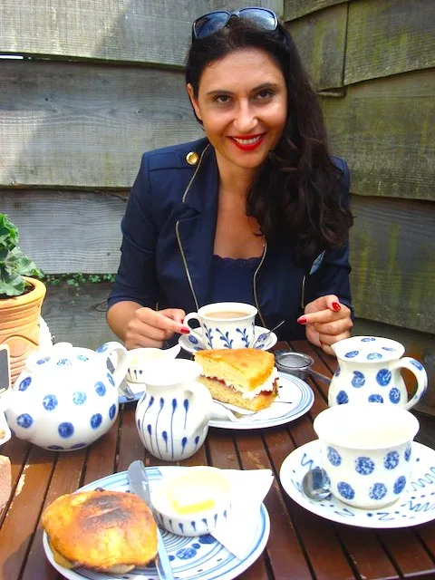The 50 Must-Try Traditional British Foods in Britain 4 Milijana Gabric from WorldTravelConnector.com enjoying in English food I Best British Food you must try on your trip to Great Britain I Traditional British Food I Traditional British Dishes I Best British Desserts I Top Food in Britain I Most Popular British Food I Famous British Foods I British Cuisine #British #Food #Dishes #English #Welsh #Scottish #Dessert #Traditional I uk foodI I food in the uk I uk foods I British Cuisine I english foods