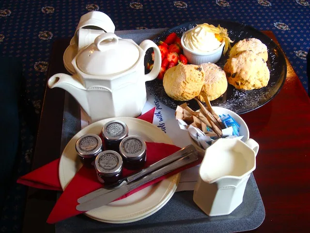 The 50 Must-Try Traditional British Foods in Britain 3 English afternoon tea by WorldTravelConnector.com I Best British Food you must try on your trip to Great Britain I Traditional British Food I Traditional British Dishes I Best British Desserts I Top Food in Britain I Most Popular British Food I Famous British Foods I British Cuisine #British #Food #Dishes #English #Welsh #Scottish #Dessert #Traditional