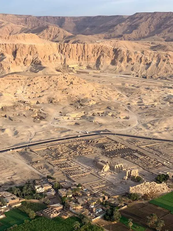 One of the best things to do in Egypt is to see amazing Valley of the Kings from a hot air ballon