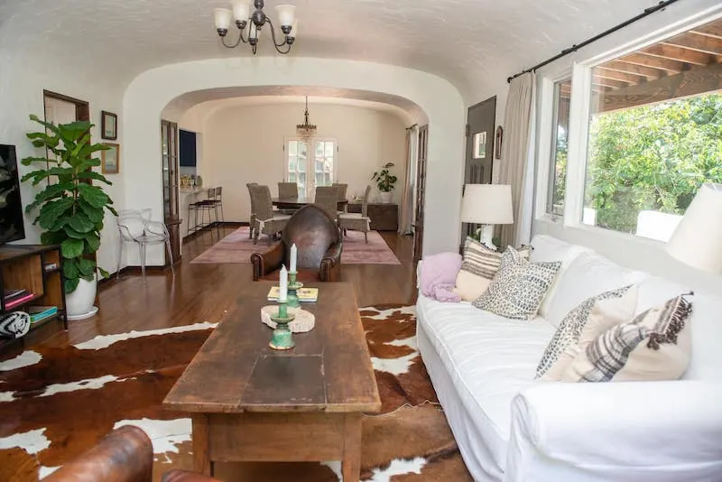 20 Absolutely Best Airbnbs In Santa Barbara 46 Living room of the airbnb bungalow in Santa Barbara