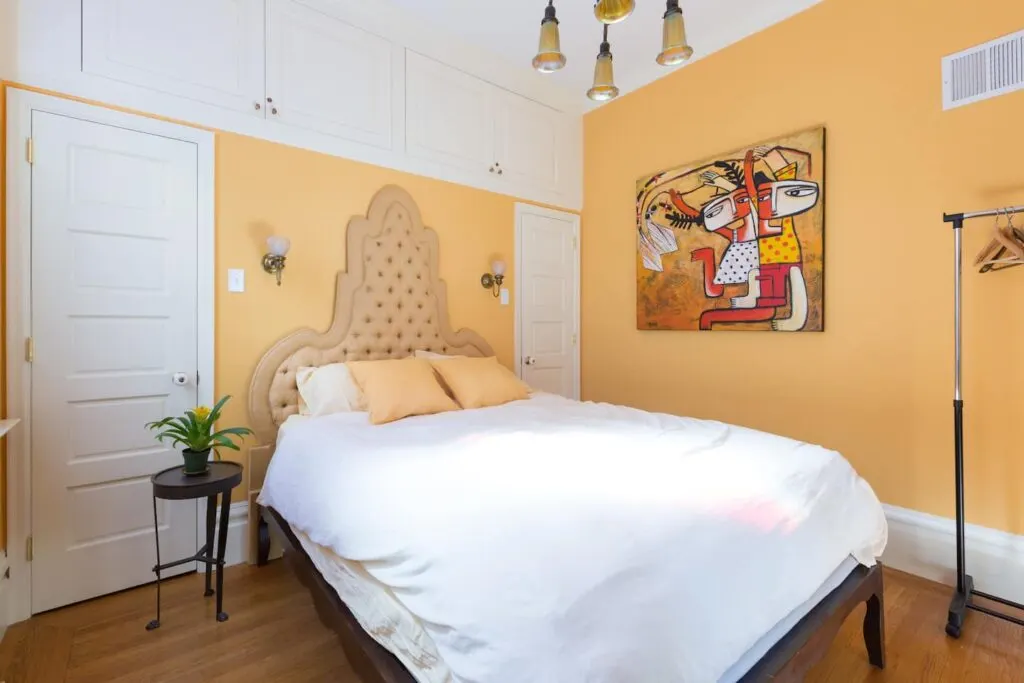 15 Absolutely Best Airbnbs in San Francisco 19 This Haight Asbury apartment is one of the best airbnbs in San Francisco