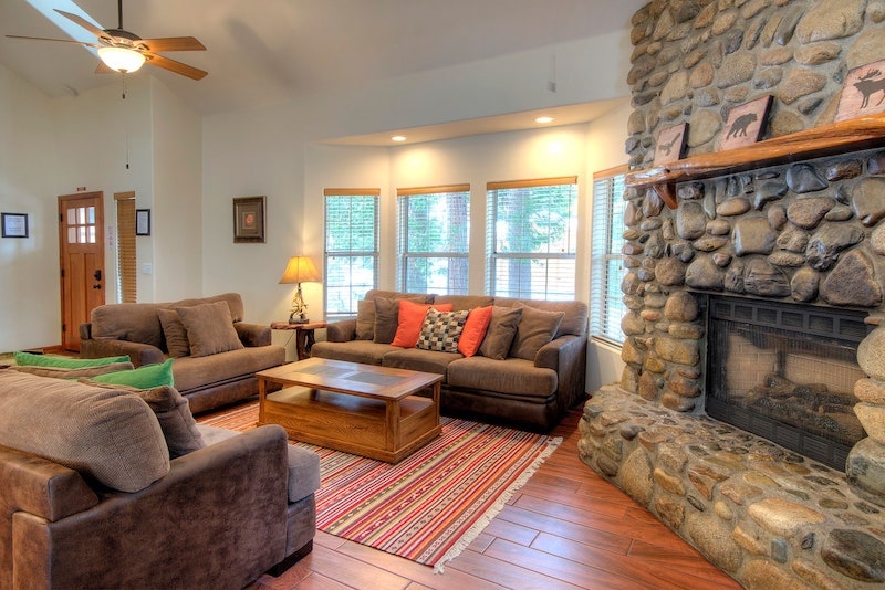 17 Absolutely Best Yosemite Cabins For Rent 13 This cabin is one of the most pet-friendly cabins in Yosemite