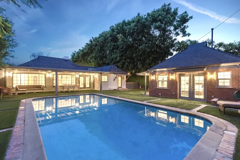 15 Absolutely Best Airbnbs in Santa Monica 19 This luxury house with a huge pool is one of the best airbnbs in Santa Monica