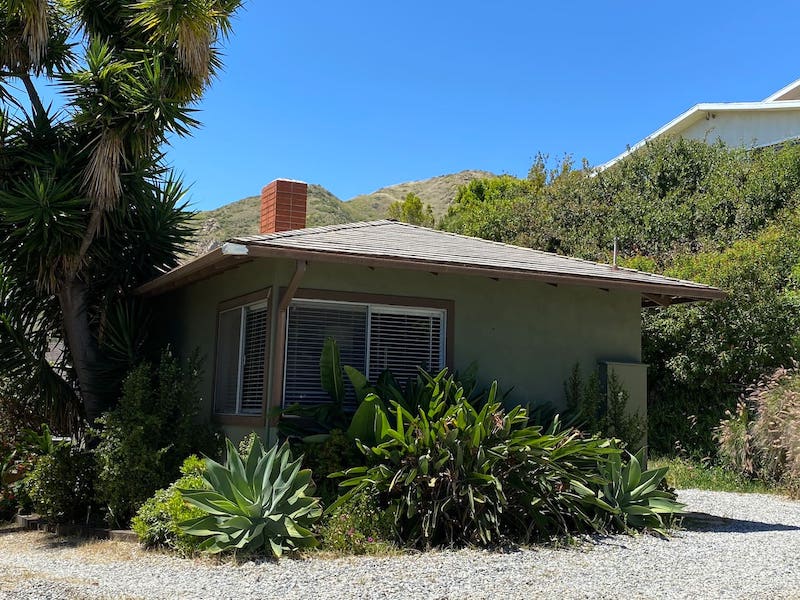 This cottage is one of the best Malibu airbnbs 