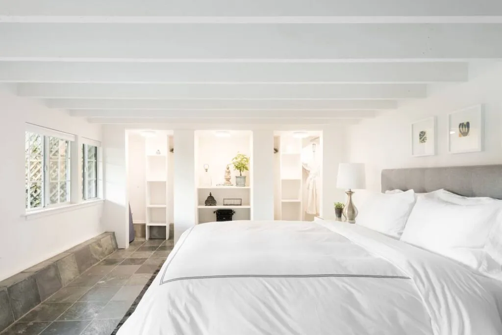 15 Absolutely Best Airbnbs in San Francisco 15 This Mission apartment is one of the best airbnbs in San Francisco
