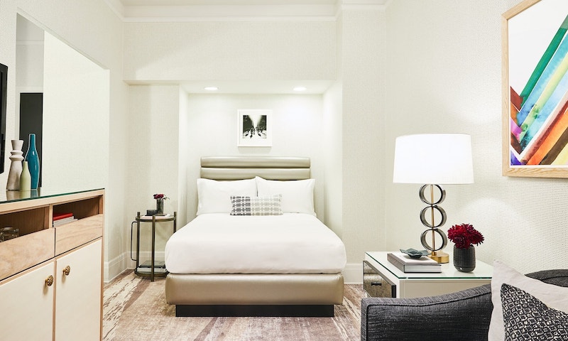 This hotel room in Financial District is one of the best airbnbs in San Francisco
