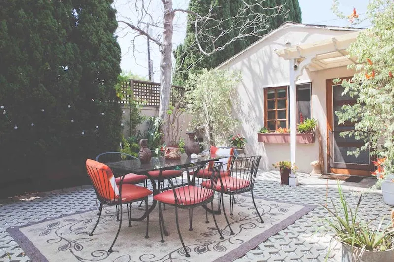 This cottage is one of the best airbnbs in Santa Monica 