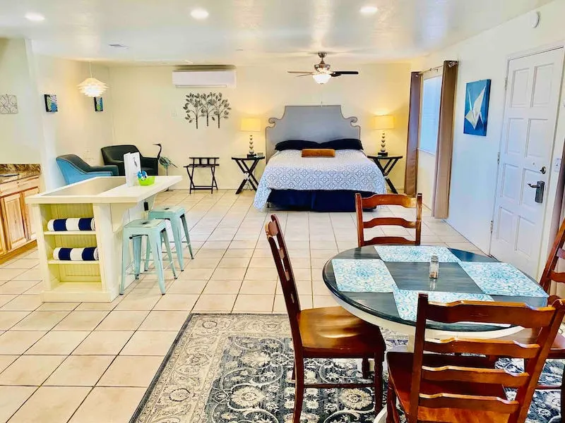20 Absolutely Best Airbnbs in Yosemite 21 This suite is one of the best airbnbs in Yosmeite