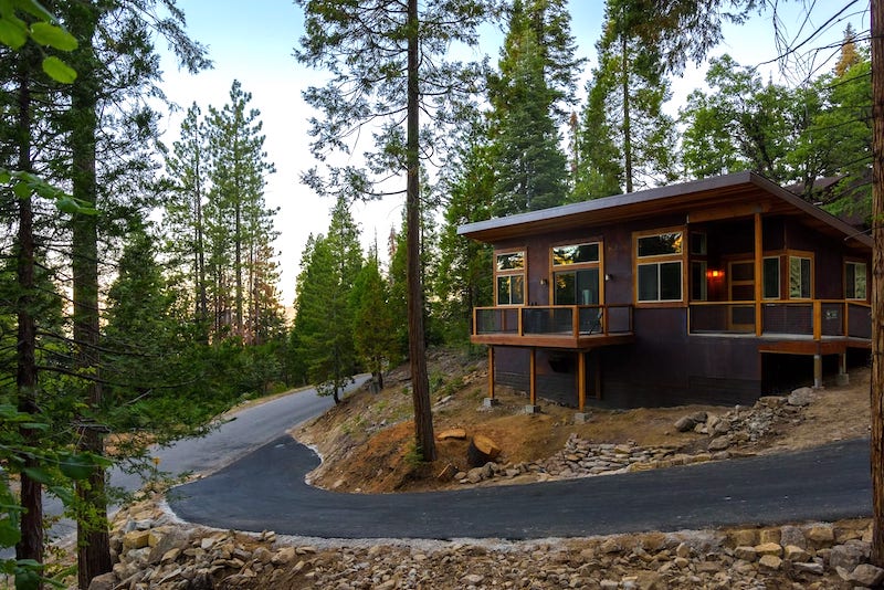 17 Absolutely Best Yosemite Cabins For Rent 14 This cabin is one of the most pet-friendly cabins in Yosemite