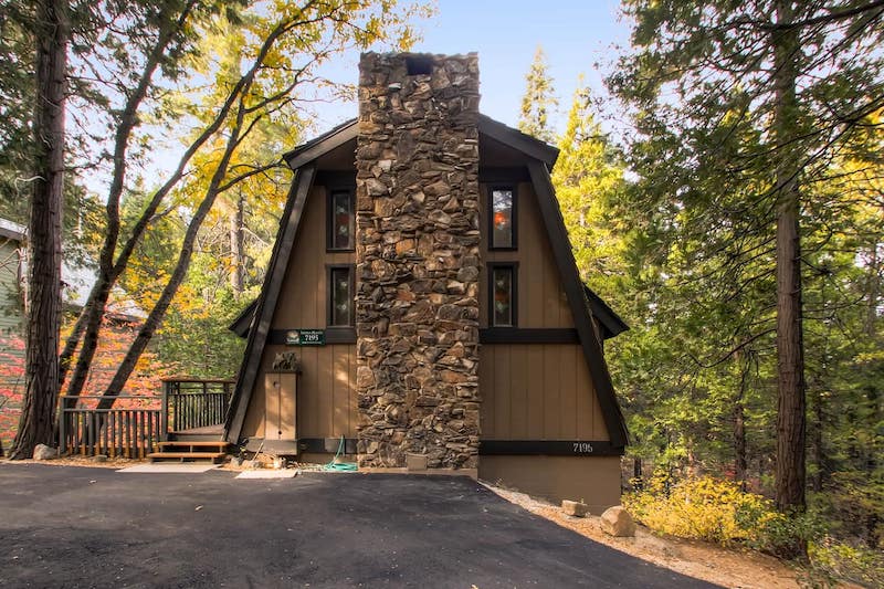 17 Absolutely Best Yosemite Cabins For Rent 20 This cabin is one of the Yosemite cabins with the best views