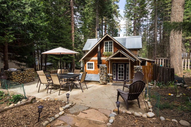 This cabin is one of the best cabins in Yosemite