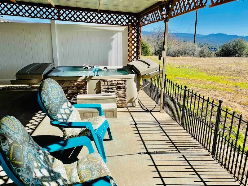 20 Absolutely Best Airbnbs in Yosemite 22 This suite is one of the best airbnbs in Yosemite