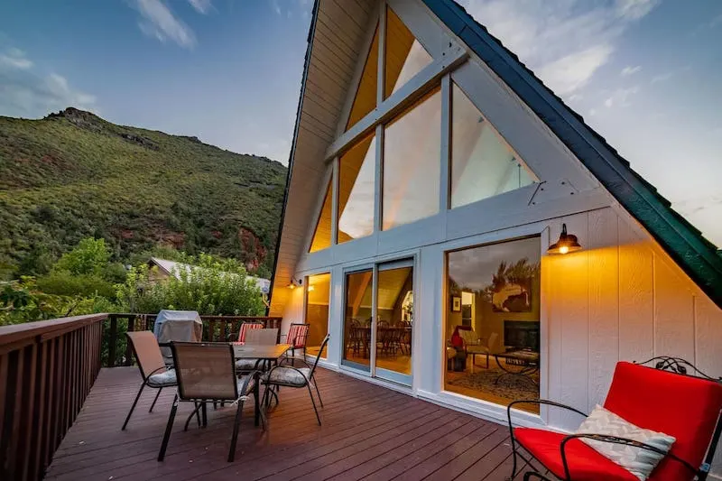 20 Absolutely Best Airbnbs in Sedona 12 This chalet is one of the best Sedona Airbnb rentals