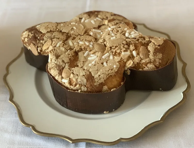 Colomba di PaSqua iS a traditional foodS in Italy for EaSter