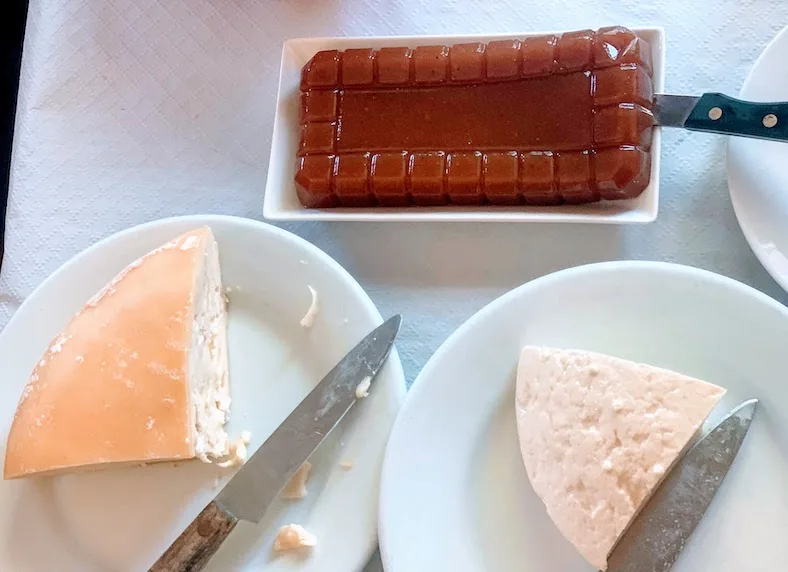 Membrillo con queso is one of the most popular Spanish desserts in Spain 