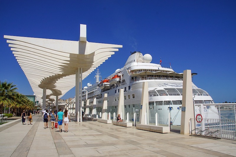 Strolling Muelle Uno is one of the best things to do in Malaga