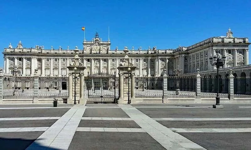 Touring teh Royal Palace in Madrid is one of the best experiences in Spain 