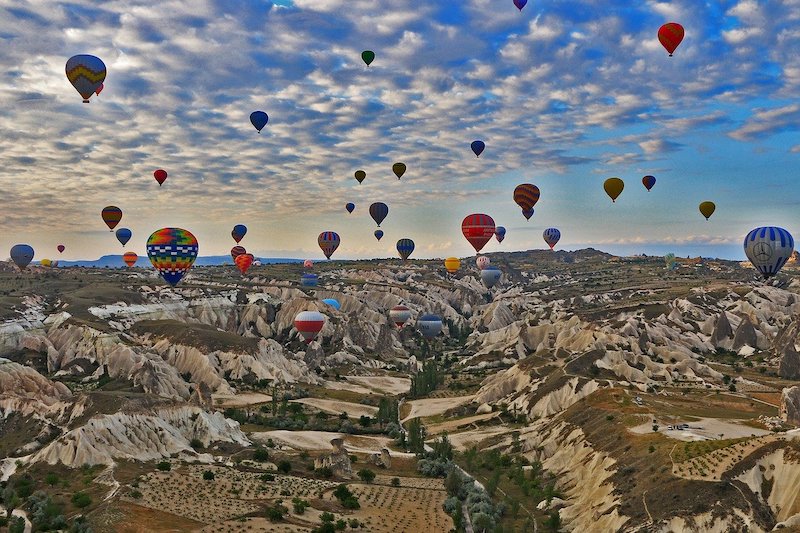 Hot air ballooning is onof the the most iconic ideas for bucket lists