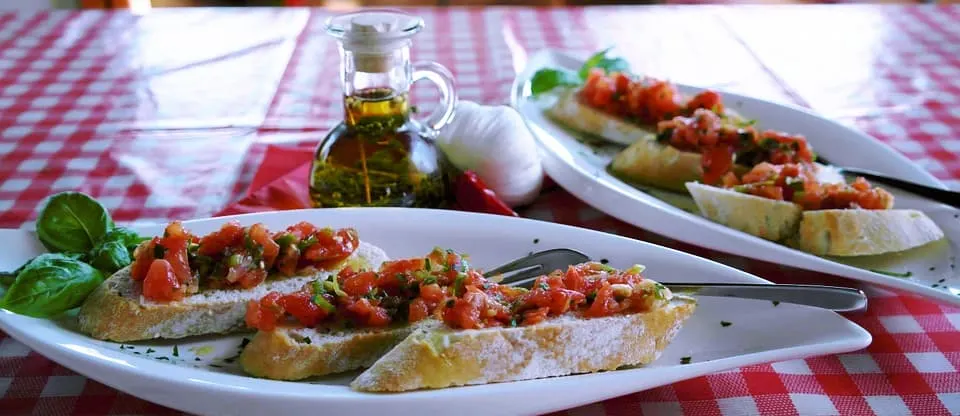 The Mediterranean food: The 30 Best Mediterranean dishes 26 Bruschetta is the Mediterranean food from Italy