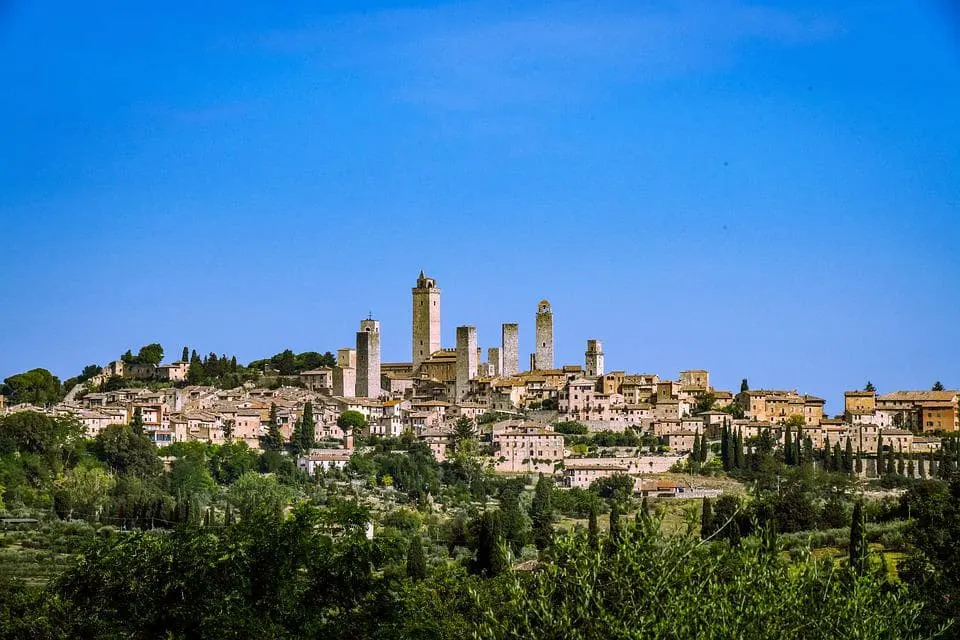 san gmignano is a msu see if planning to travel to tuscany italy 