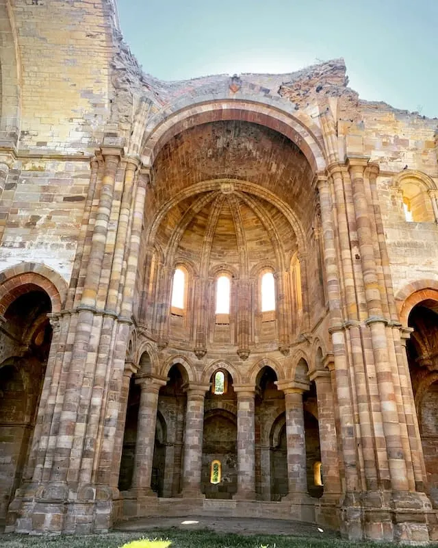 Beautiful Camino Sanabres Camino de Santiago (2023) 6 Moreruela Abbey is a must-see on the Camino Sanabres