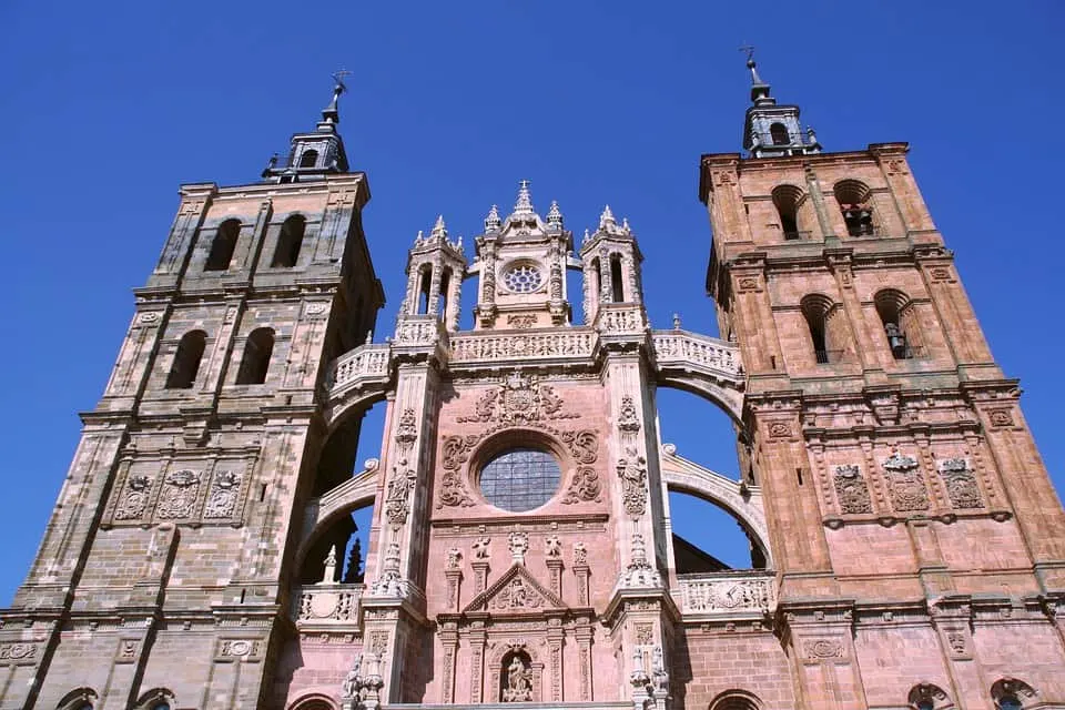 12 Most Popular Camino de Santiago routes (2023) 4 Astorga is on camino Frances which is one of the most popular camino de Santiago routes