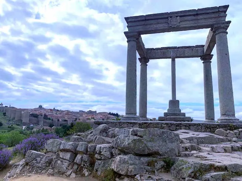 Going to the Four Posts Viewpoint  is one of the best things to do in Avila Spain 