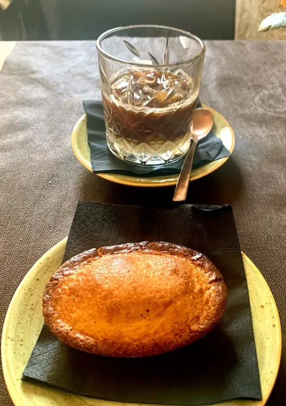 Best Food in Puglia: Must-try Puglia Dishes and Drinks 23 Pasticciotto cake is among the best food in Puglia