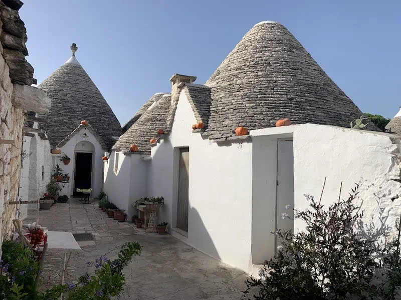 Trulli Italy: Amazing Trulli of Alberobello in Puglia 3 Trulli Italy