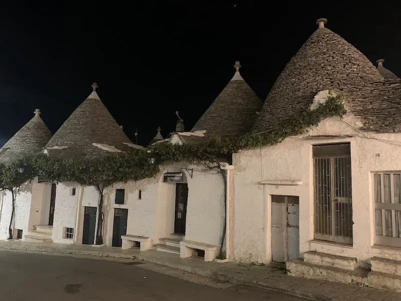 17 Best Things to do in Alberobello Italy 20 Italy Alberobelo by night