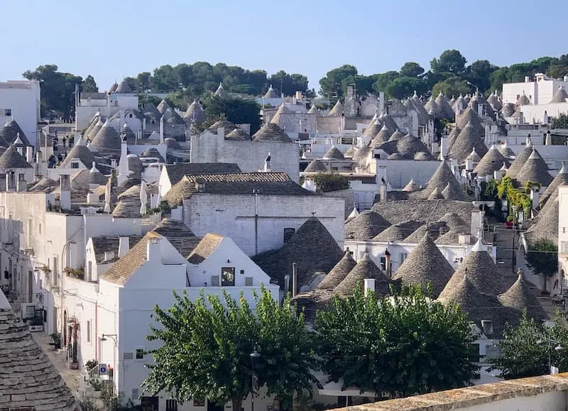 Wandering around trulli of Rione Monti is one of the best things to do in Alberobello Italy