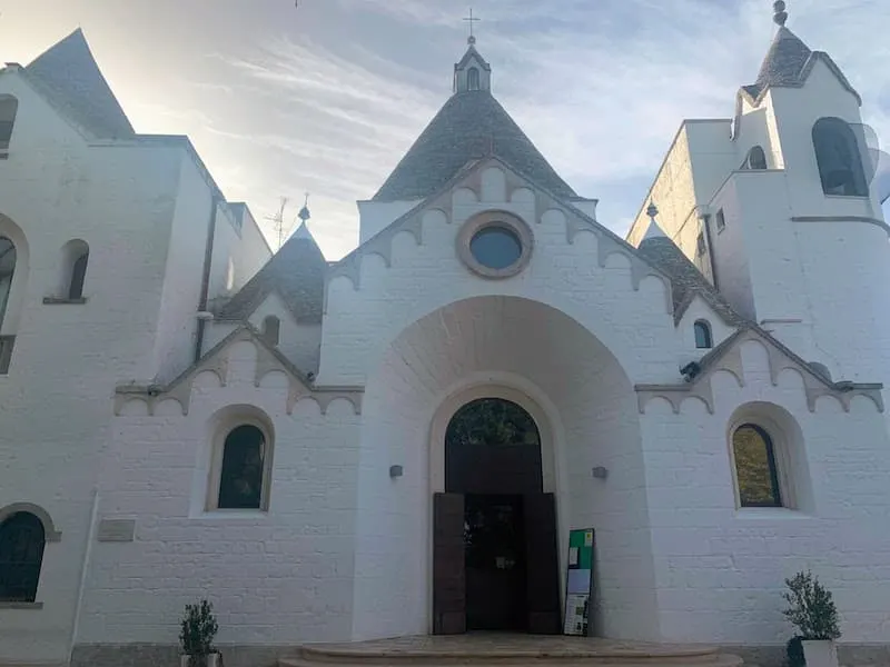 Visting Santo Antonio triullo church is one of the best things to do in Alberobello 