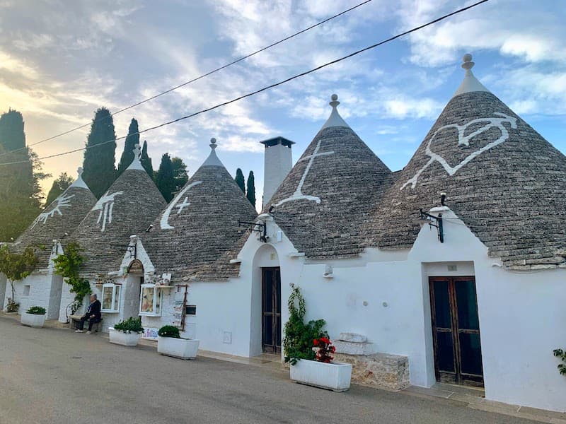 Walking around trulli houses is among the best things to do in Alberobello Italy 