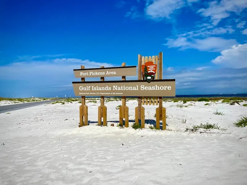 32 Best places to travel in March in the USA 33 Penascola in Florida is among the best places to travel in March in the USA
